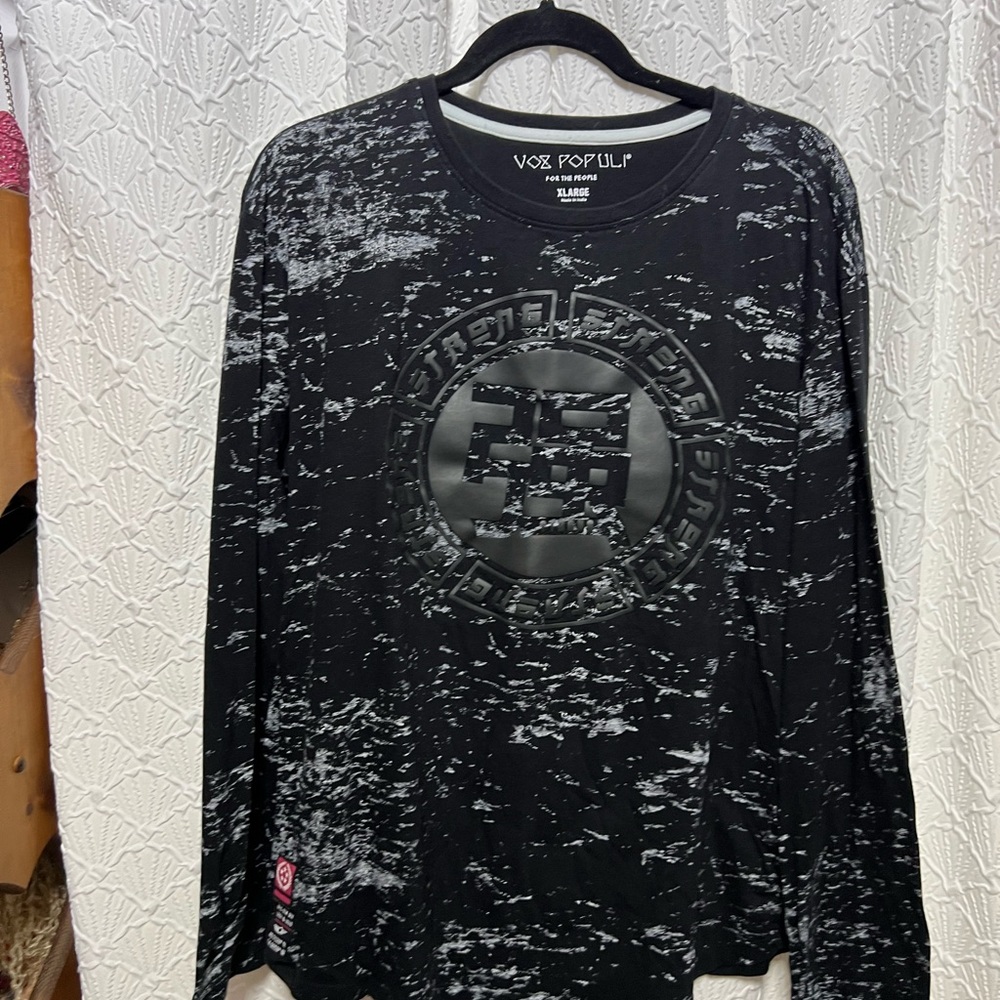 “For The People” SZ: (XL) Black & White Long Sleeve Shirt